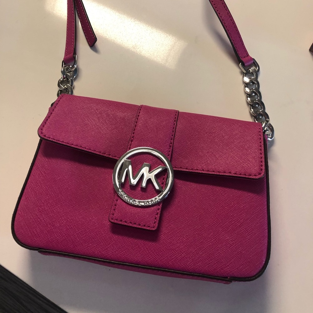 Crossbody hot pink purse Michael Kors